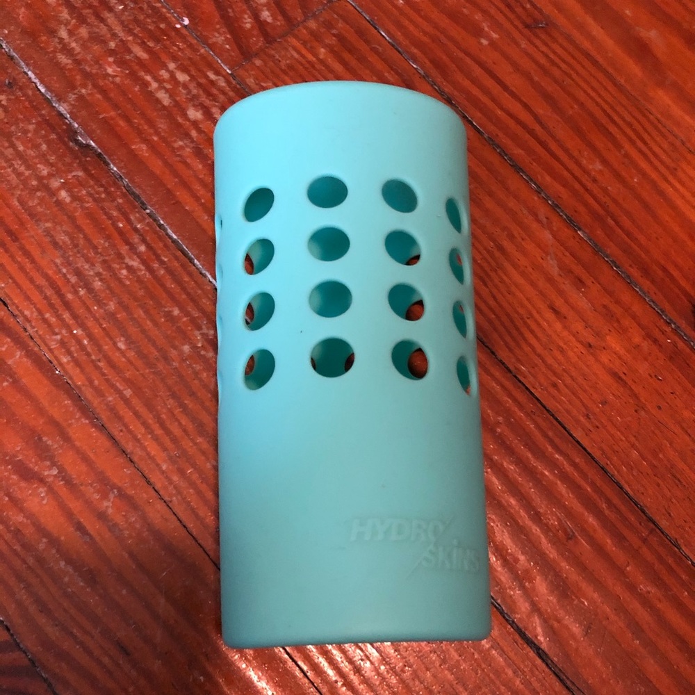 Box 1, Hydroskin Hydro Flask Cover - Picture 2 of 3